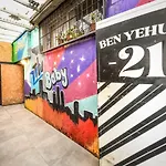 Beta Studios Aparthotel